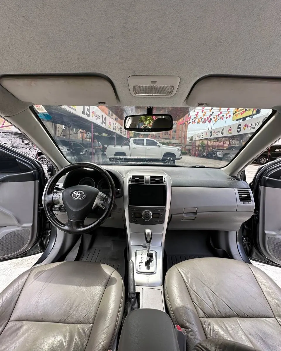 Toyota Corolla GLi 2014 — foto 9
