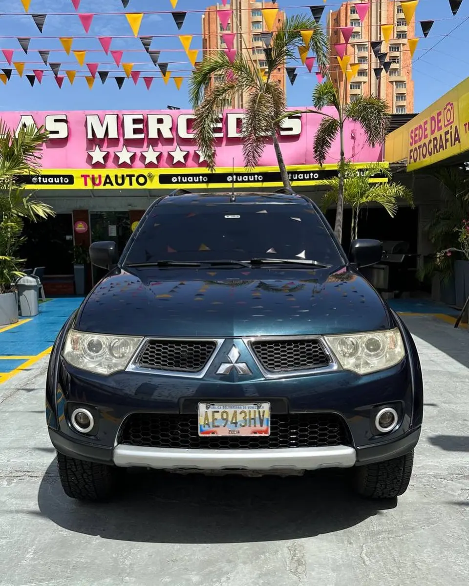Mitsubishi Montero GLX 2014 — foto 2
