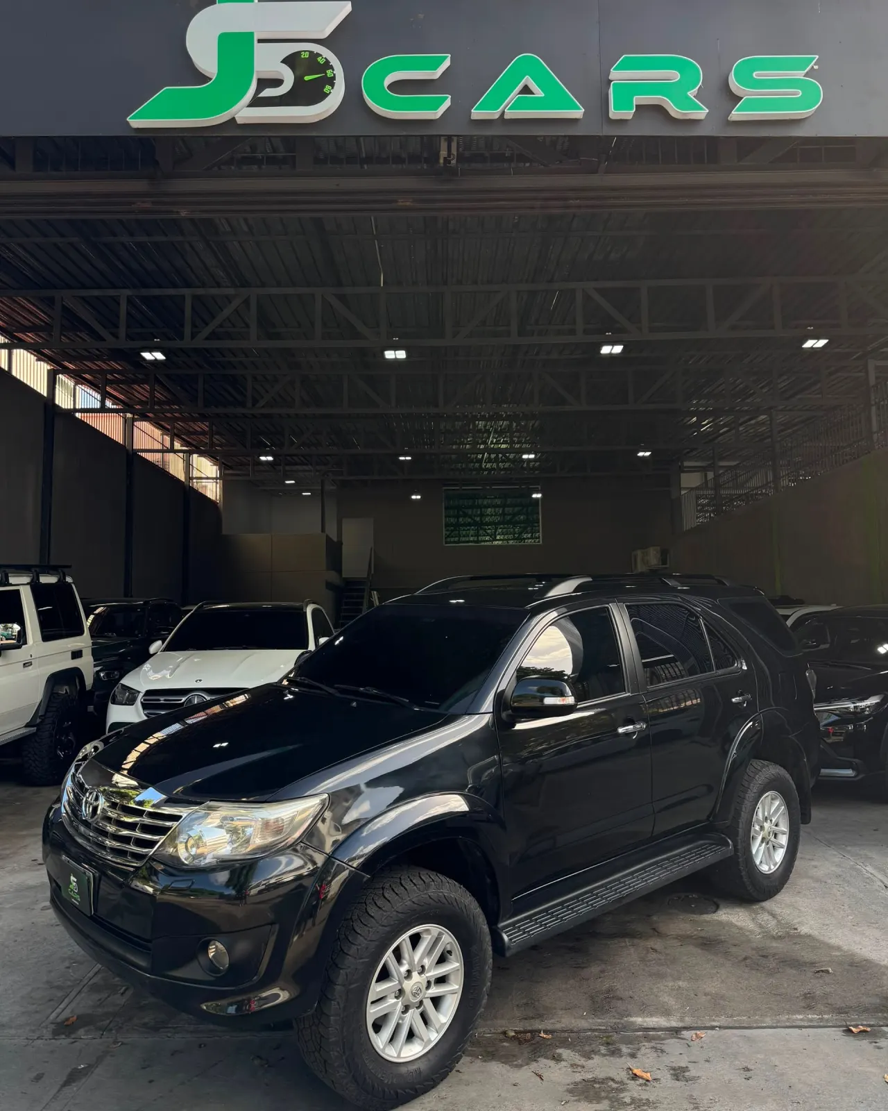 Toyota Fortuner 2015 — foto 1
