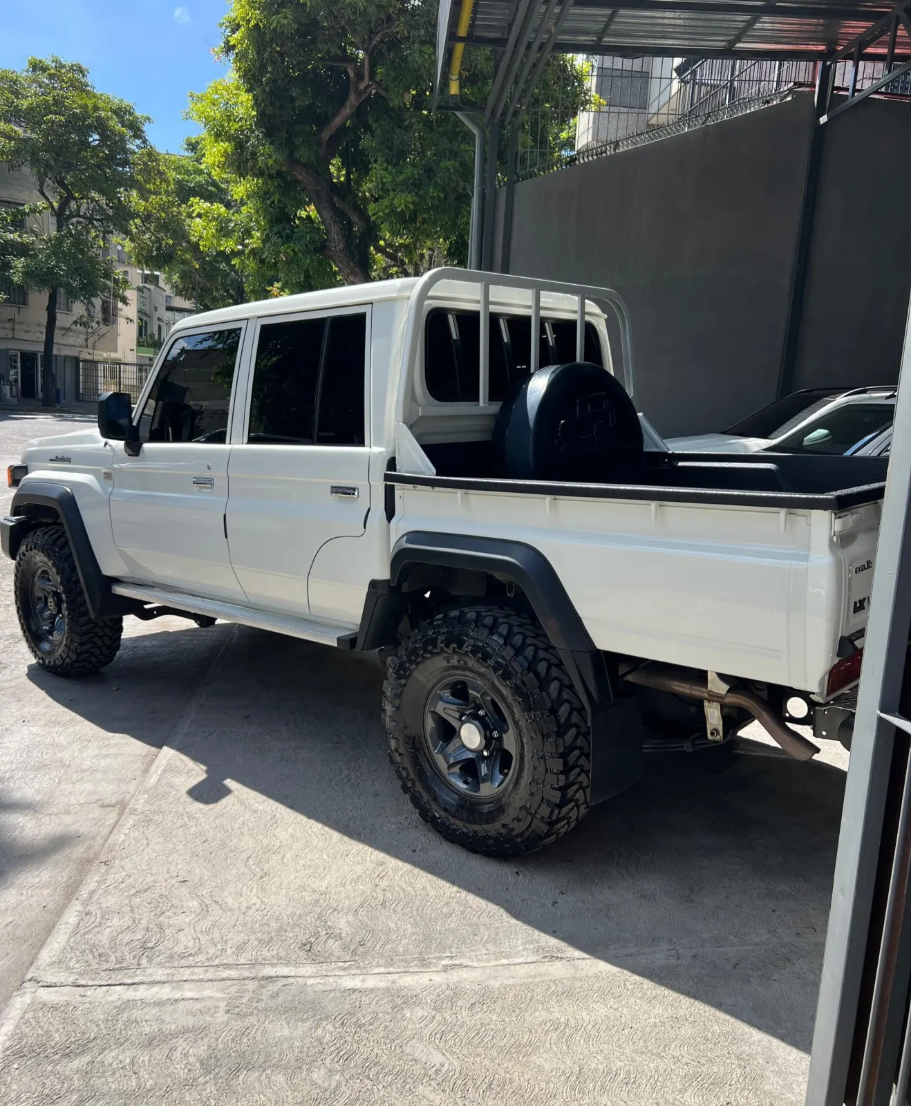 Toyota Land Cruiser 79 Hembrita 40th Aniversario 2025 — foto 6